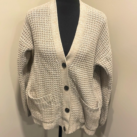 Crocheted Boyfriend American Eagle Ivory Cardigan - Picture 2 of 4